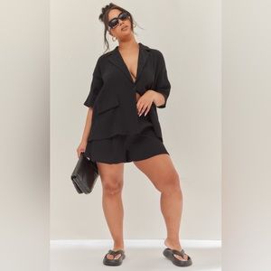 Pretty Little Thing - Plus Black Textured Linen Look Tie Waist Short Sleeve Set